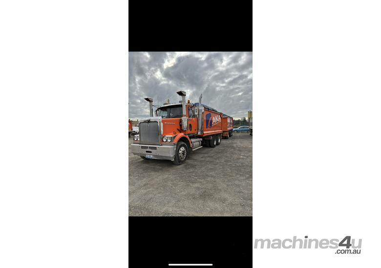 caption 2011 WESTERN STAR 4800FX