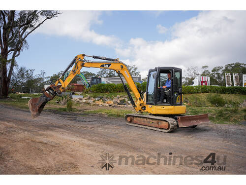 2015 CAT 305.5E2CR Mini Excavator