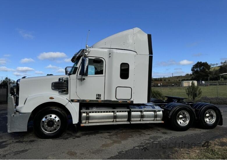 caption 2019 Freightliner Glider 122SD Prime Mover