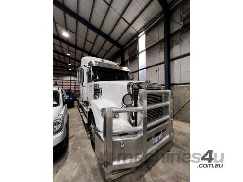 caption 2019 Freightliner Glider 122SD Prime Mover