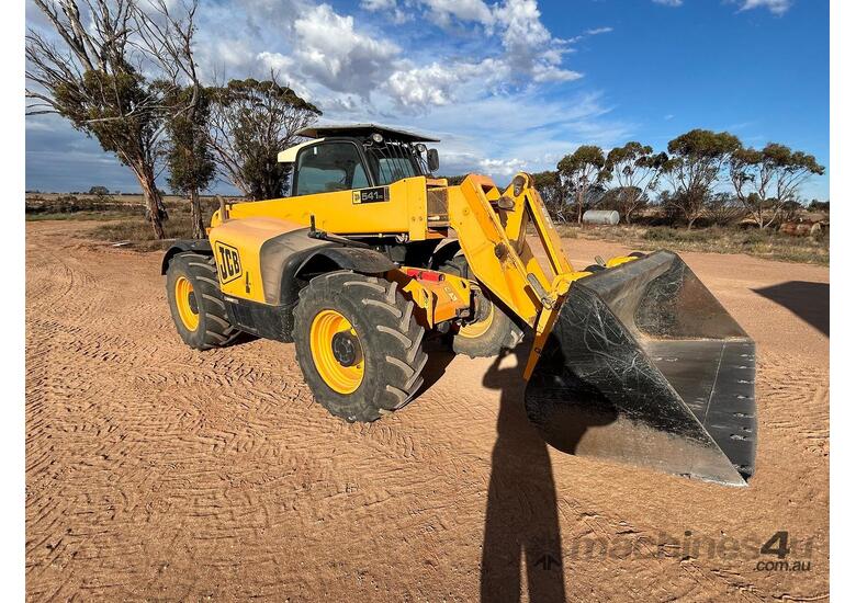 caption 2009 JCB 541-70 SUPER TELEHANDLER