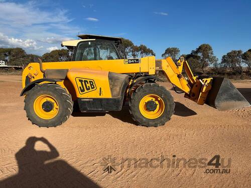 caption 2009 JCB 541-70 SUPER TELEHANDLER