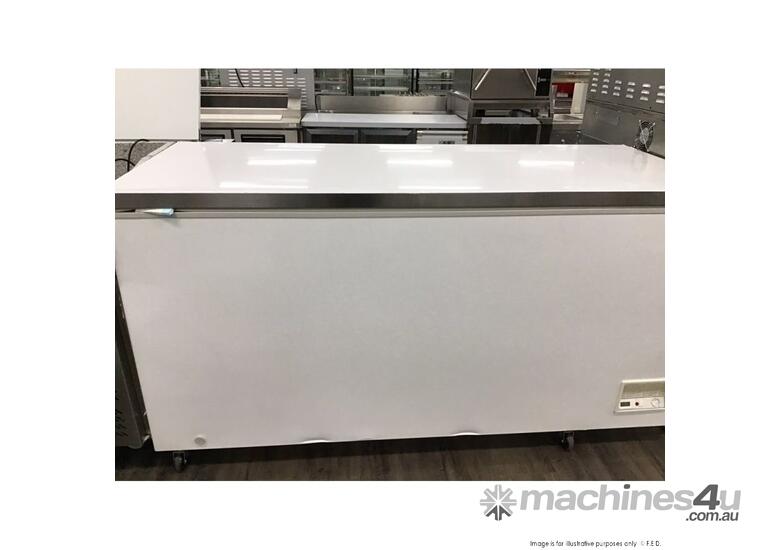 Chest Freezer with SS lid - BD768F
