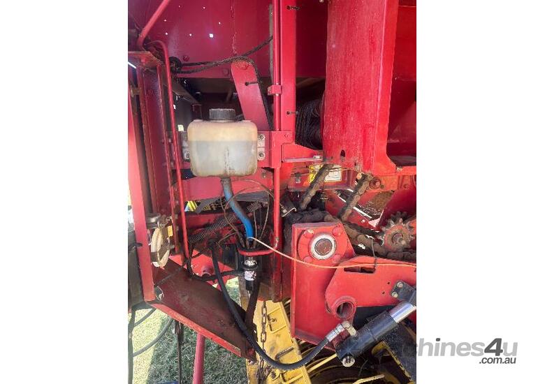 caption New Holland BR750 Round Baler
