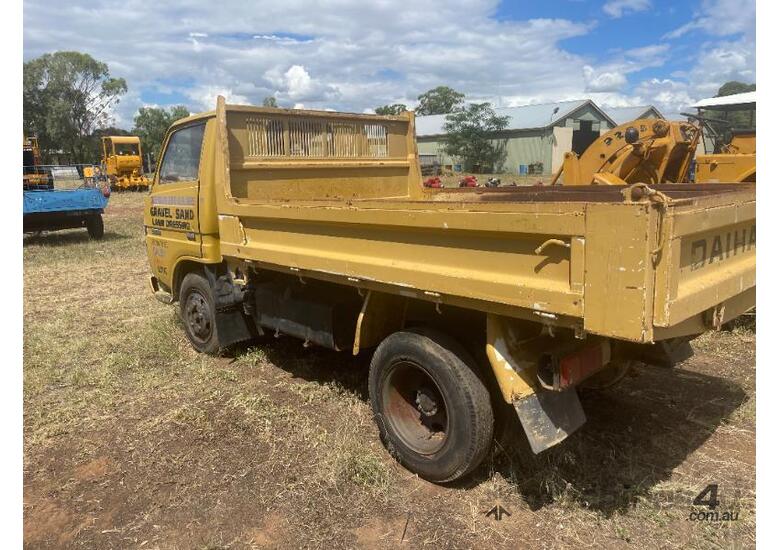 caption Daihatsu Tipper , 11/1980, V30 series 074159