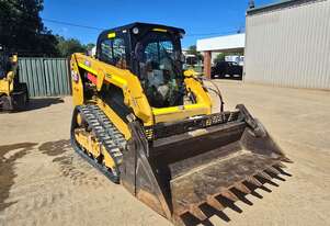 2019 CAT 239D3 TRACK LOADER (T686) WITH 4 IN 1 BUCKET, CIVIL SPEC AND 2195 HOURS