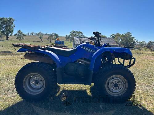 caption Yamaha Grizzly 350