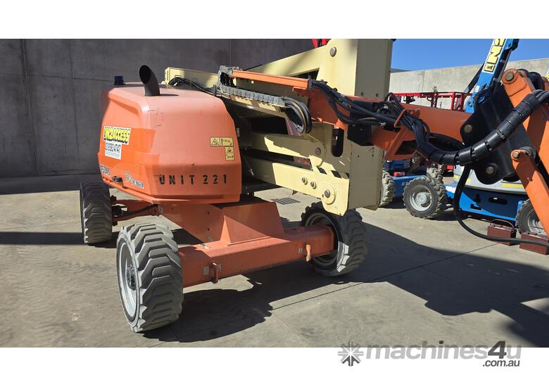 caption JLG 450AJ Articulating Rough Terrain Boom Lift