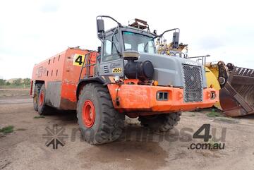 2006 Hitachi AH400 Service Truck LT004