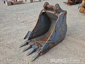 750mm GP Bucket to suit 20t Excavator, Ears 330mm, Centres 460mm, Pins 80mm  - picture0' - Click to enlarge
