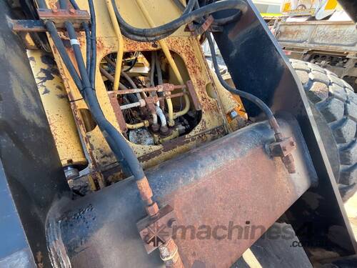 caption 2002 Caterpillar IT28G Integrated Toolcarrier