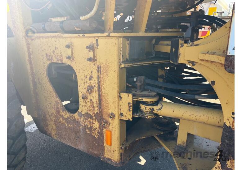 caption 2002 Caterpillar IT28G Integrated Toolcarrier