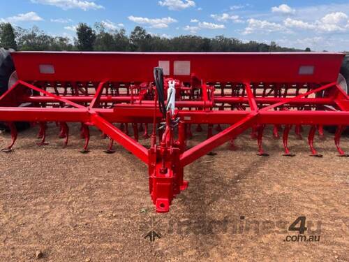 International 511 Combine