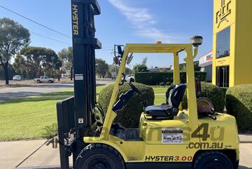Hyster XM 3.0T Monotrol LPG 2 Stage Forklift