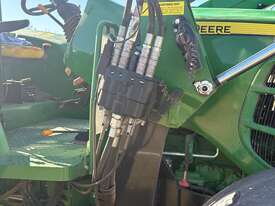 JOHN DEERE 6100 - picture2' - Click to enlarge