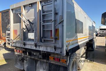 2024 YLZ Truck Bodies DT4 Quad Axle Tipping Dog Trailer