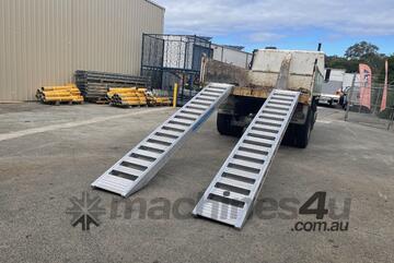 3.9m - 12Tonne Heavy Duty Steel Track,Rubber Pads on steel,Rubber Track & Rubber Tyre Machinery Load