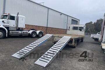 3.5m - 5Tonne Heavy Duty Rubber Track Machinery Loading Ramps