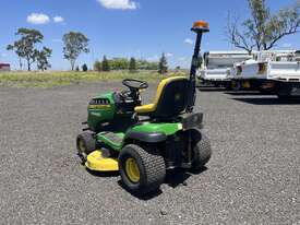 John Deere E130 - picture2' - Click to enlarge