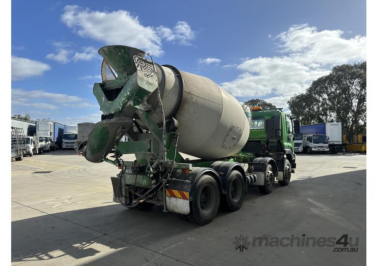 2015 Isuzu FYH 8x4 Concrete Agitator