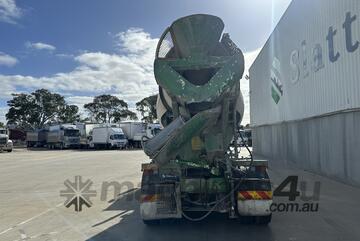 2015 Isuzu FYH 8x4 Concrete Agitator