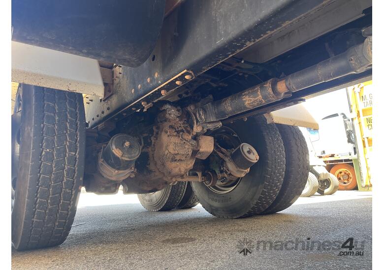 2013 Hino 2628 500  6x4 Service Truck