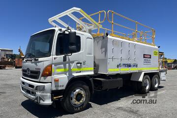 2013 Hino 2628 500 6x4 Service Truck