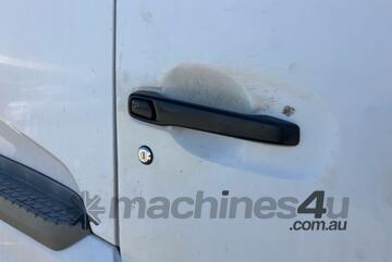 2015 Nissan UD GW 26 420 Prime Mover Day Cab