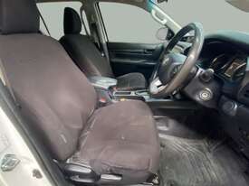 2020 Toyota Hilux 4x4 SR Dual Cab T/Diesel (Auto) - picture0' - Click to enlarge
