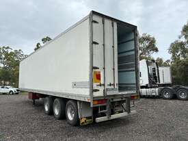 2002 Lucar Standard Tri Axle Refrigerated Pantech Trailer - picture2' - Click to enlarge