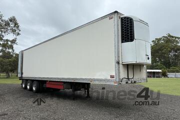 2002 Lucar Standard Tri Axle Refrigerated Pantech Trailer