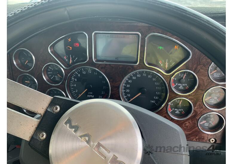 2011 Mack CMHR Trident Tipper