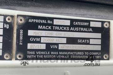 Mack 2011   CMHR Trident Tipper