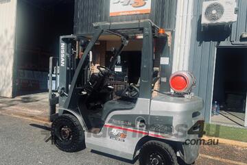 Nissan Low Hour   Forklift