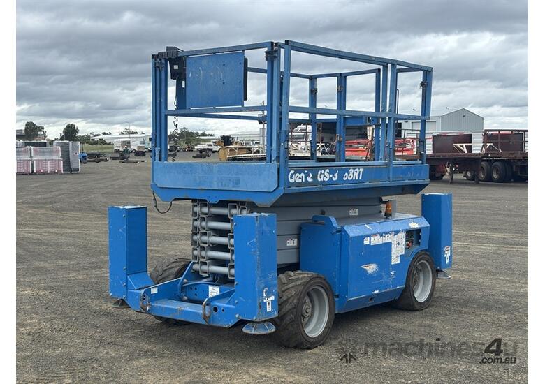 2006 GENIE GS3268RT SCISSOR LIFT