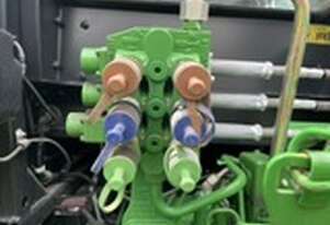 John Deere   4x4 Tractor