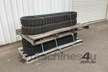 Caterpillar 239D / 249D skid steer loader tracks
