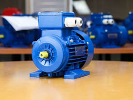 0.18kw 0.25HP 2800rpm shaft 11mm three-phase motor - picture1' - Click to enlarge