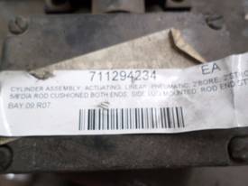 PARKER PNEUMATIC CYLINDER ASSEMBLY 2 INCH BORE#P - picture0' - Click to enlarge