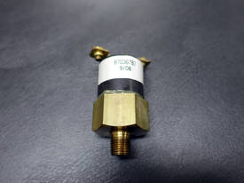 CNH CASE PRESSURE SWITCH 87036787 (GENUINE) - picture0' - Click to enlarge