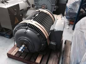 400kw 4 Pole 415v Pope AC Electric Motor - picture0' - Click to enlarge