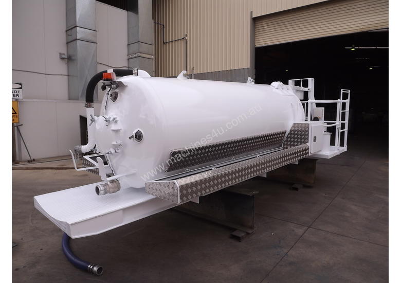 Buy Used vacuum tanker 5000 ltr Hooklift Vacuum Tanker Vacuum Tank Body