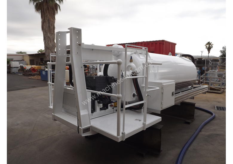 Buy Used vacuum tanker 5000 ltr Hooklift Vacuum Tanker Vacuum Tank Body