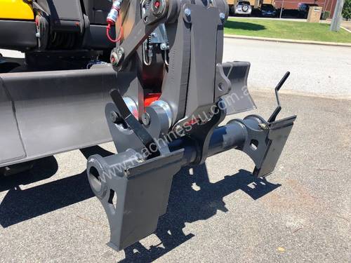 NEW MECALAC CONNECT TO UNIVERSIAL SKID STEER ADAPTOR HITCH
