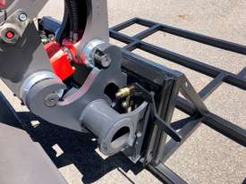 NEW MECALAC CONNECT TO UNIVERSIAL SKID STEER ADAPTOR HITCH - picture1' - Click to enlarge