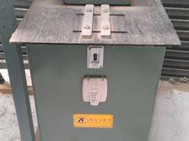 Maxi Lock Seamer - picture0' - Click to enlarge
