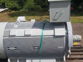 350 kw 4 pole 6600 volt AC Electric Motor - picture1' - Click to enlarge