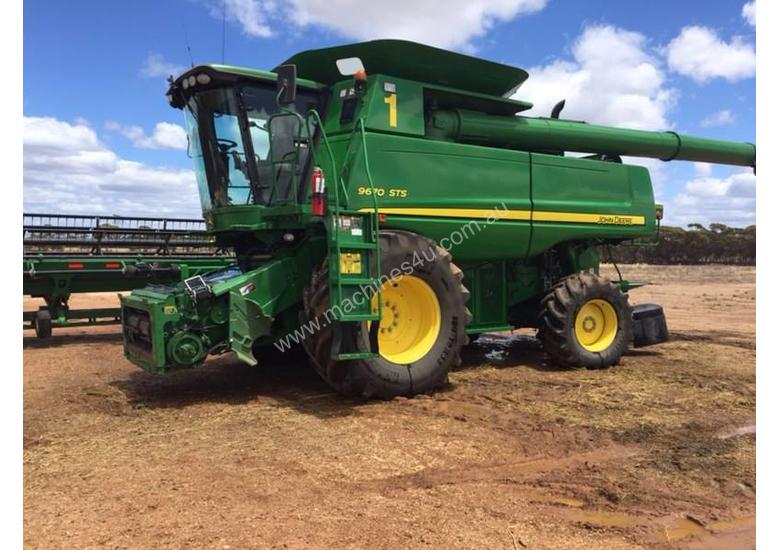 caption John Deere 9670STS Header and Front
