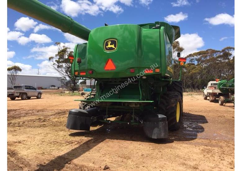 caption John Deere 9670STS Header and Front