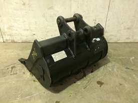 UNUSED 600MM TOOTHED BUCKET TO SUIT 1-2T MINI EXCAVATOR D946 - picture2' - Click to enlarge